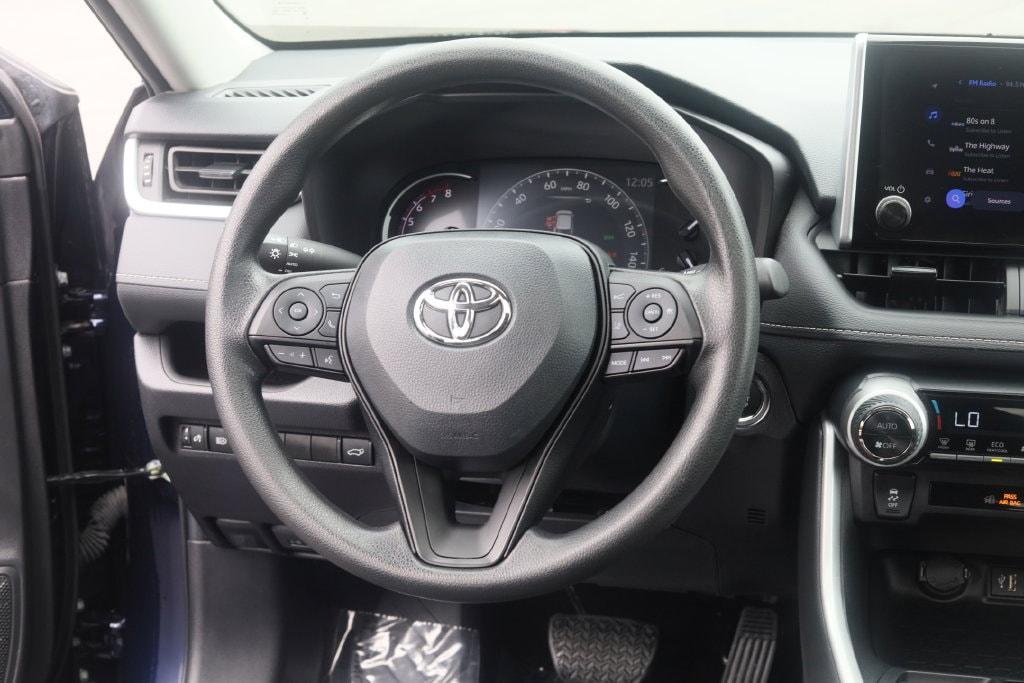 صورة 9 لـ 2024 Toyota RAV4 XLE