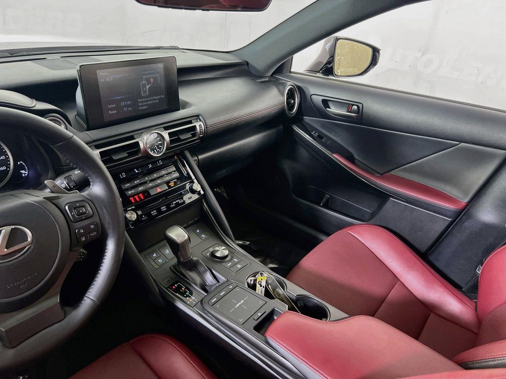 صورة مصغرة 23 لـ 2021 Lexus IS 300 BASE