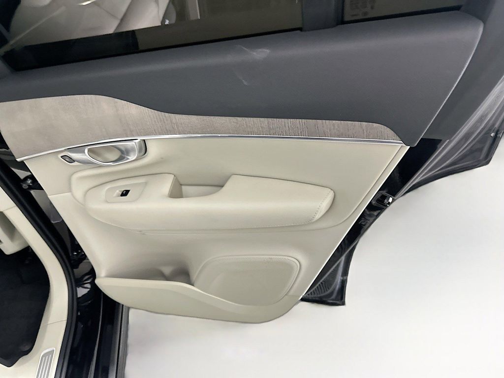 صورة مصغرة 29 لـ 2024 Volvo XC90 B6 PLUS BRIGHT THEME 6-SEATER