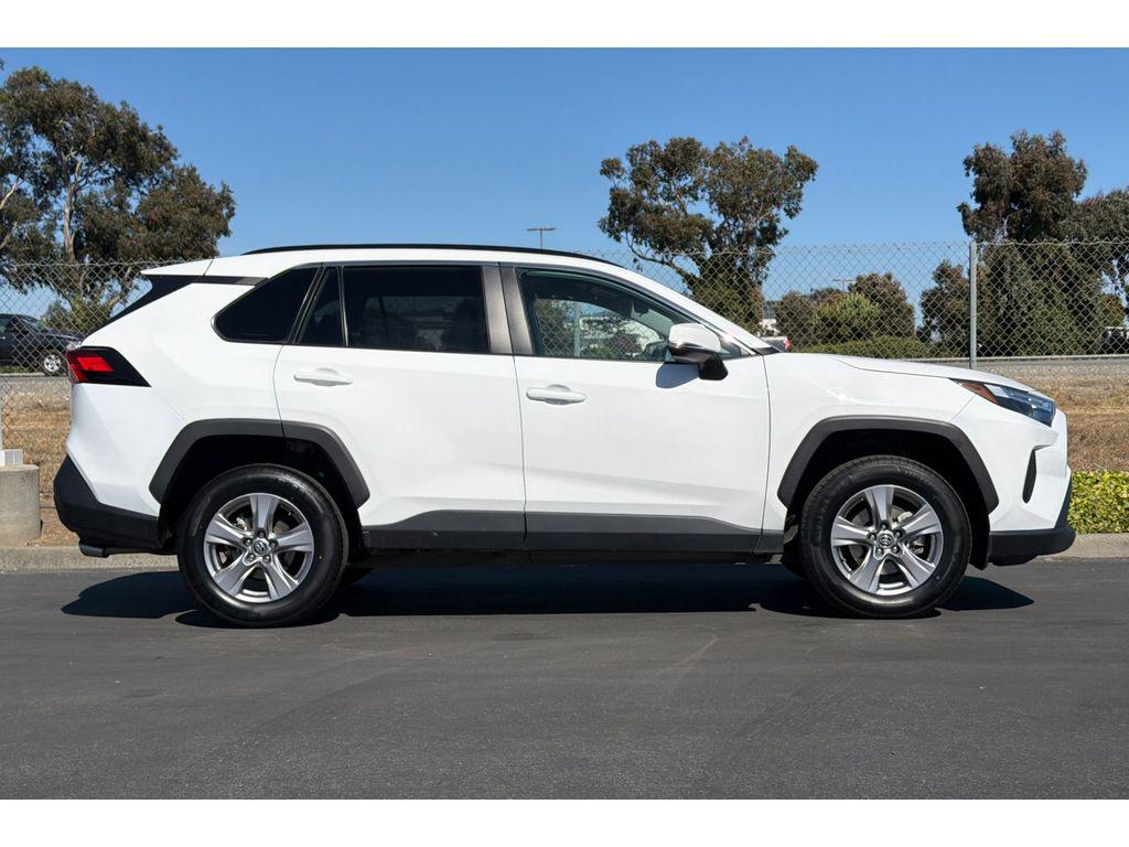 2024 Toyota RAV4 XLE 照片 3
