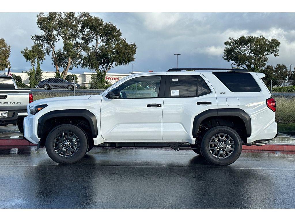 2026 Toyota 4RUNNER SR5 — фото 6