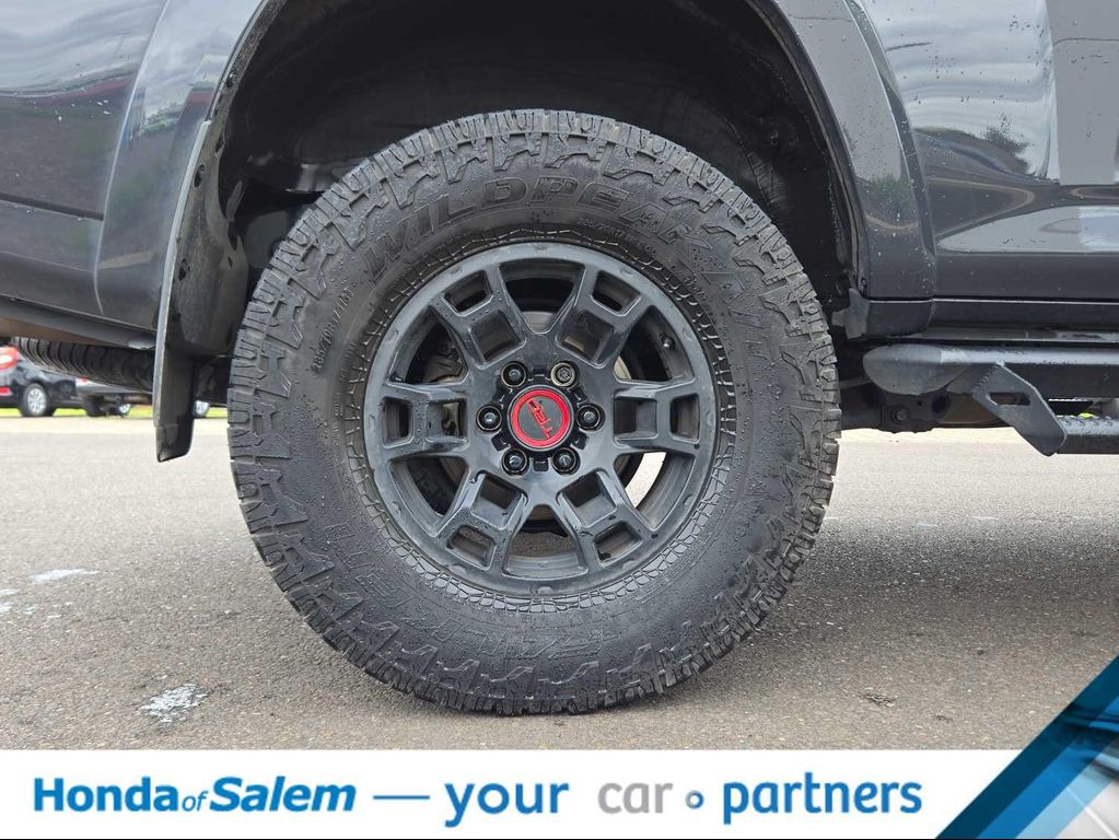 TOYOTA 4RUNNER - 8