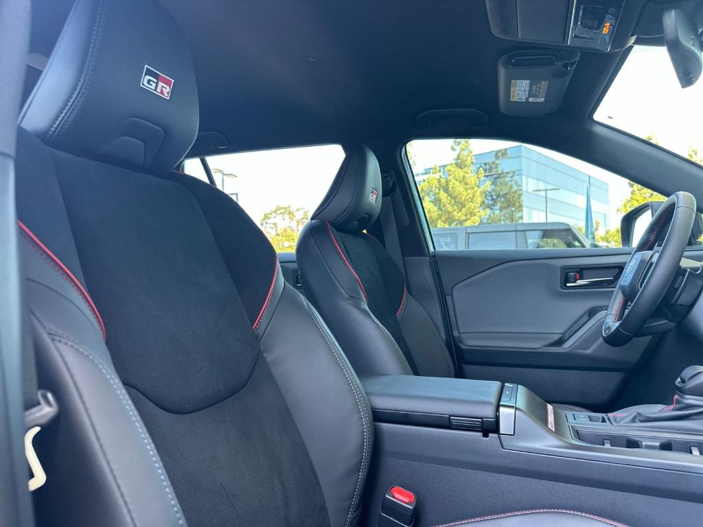 صورة مصغرة 18 لـ 2026 Toyota RAV4 SPORT