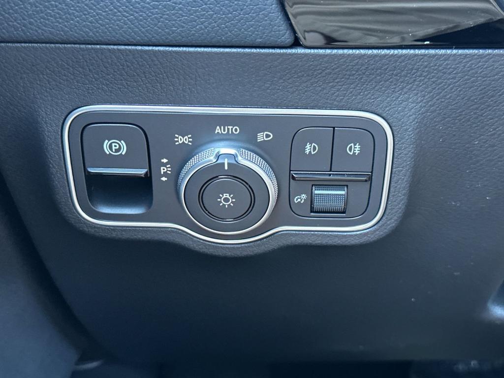 2025 Mercedes-BENZ GLA 缩略图 30