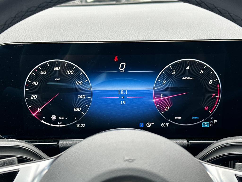 2025 Mercedes-BENZ GLA — миниатюра 28