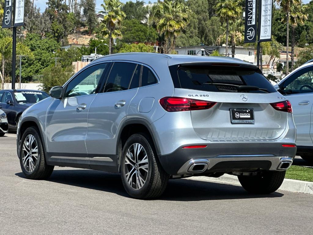 MERCEDES-BENZ GLA - 5