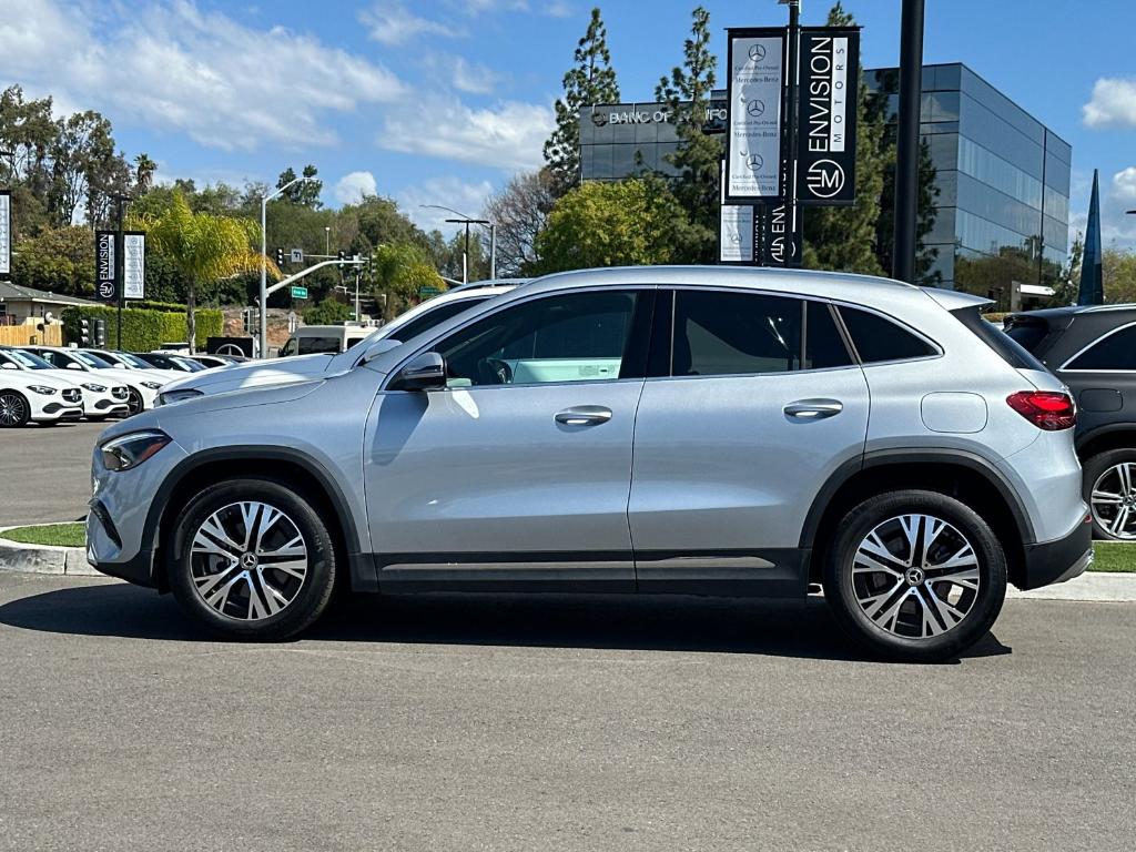 MERCEDES-BENZ GLA - 7