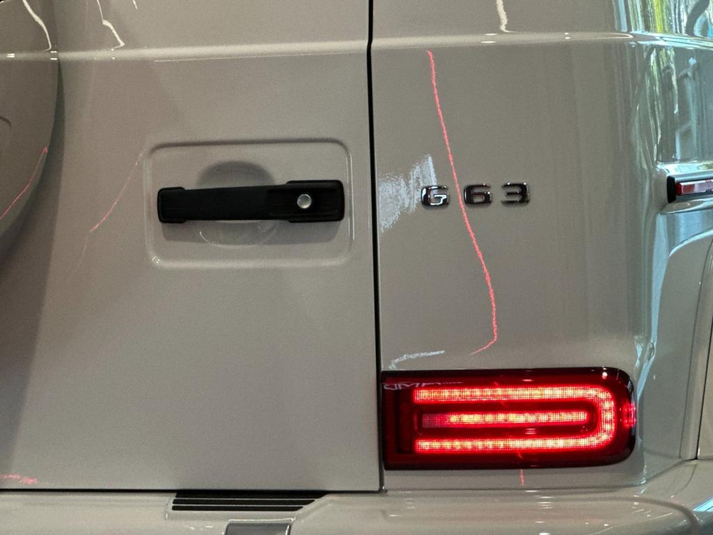 2027 Mercedes-BENZ AMG G 63 4MATIC 缩略图 32