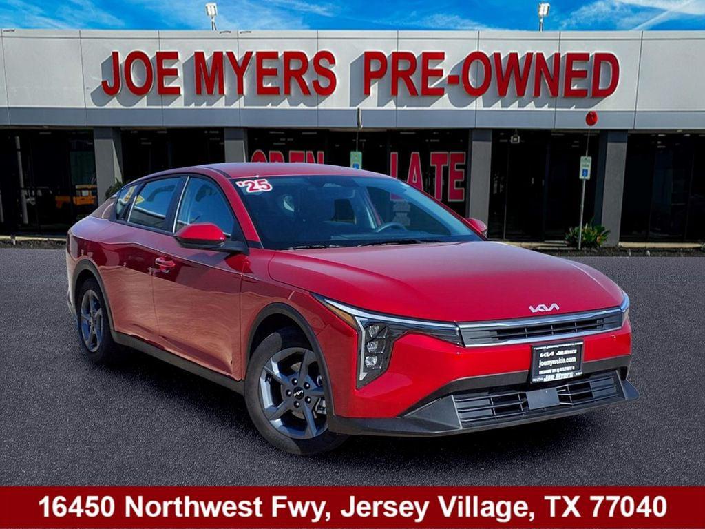 New 2025 Kia K4 LXS