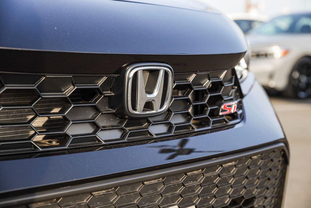 صورة 3 لـ 2026 Honda CIVIC SI BASE