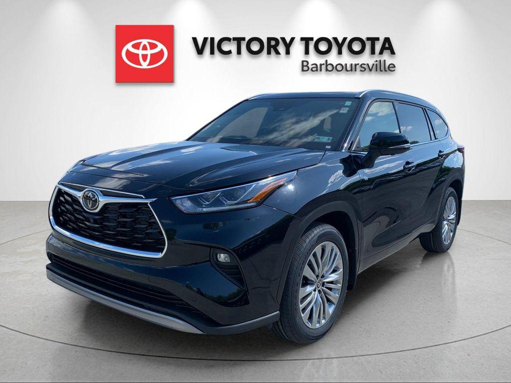New 2026 Toyota Highlander Platinum