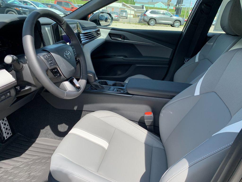 TOYOTA CAMRY - 10