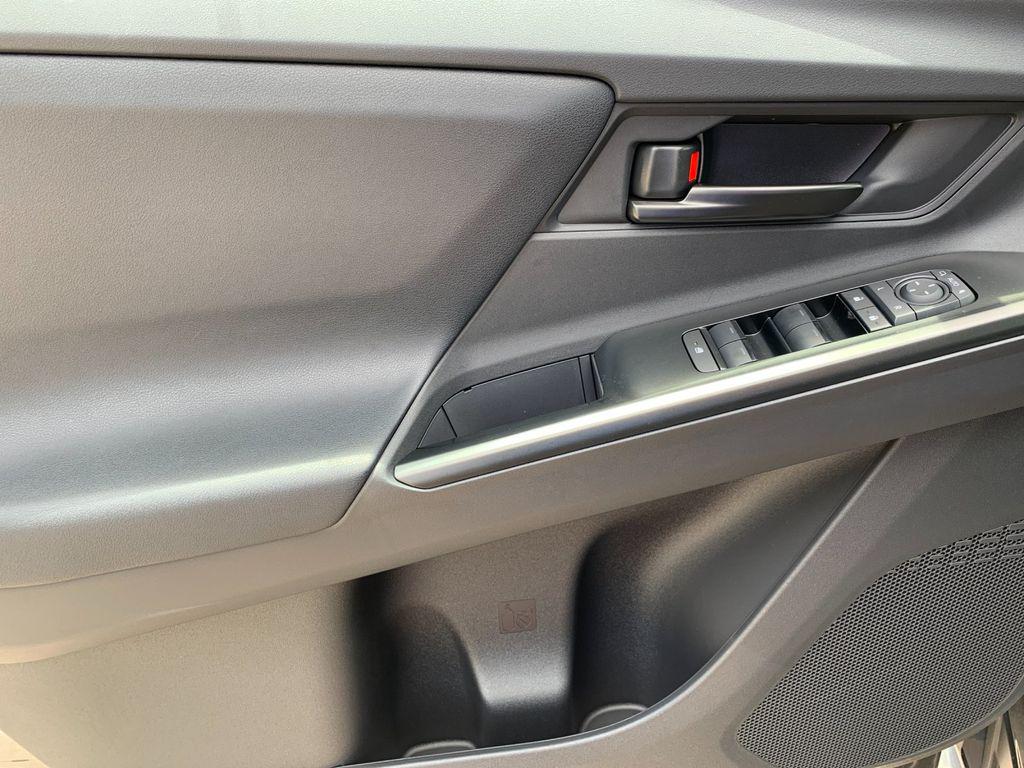 صورة مصغرة 11 لـ 2026 Toyota BZ XLE