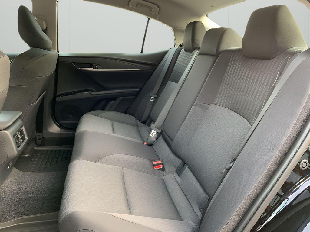 صورة مصغرة 13 لـ 2026 Toyota CAMRY LE