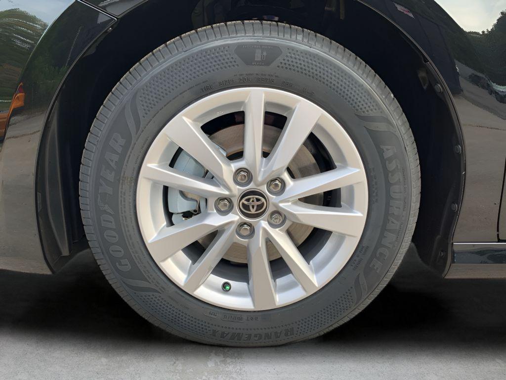 صورة مصغرة 31 لـ 2026 Toyota CAMRY LE