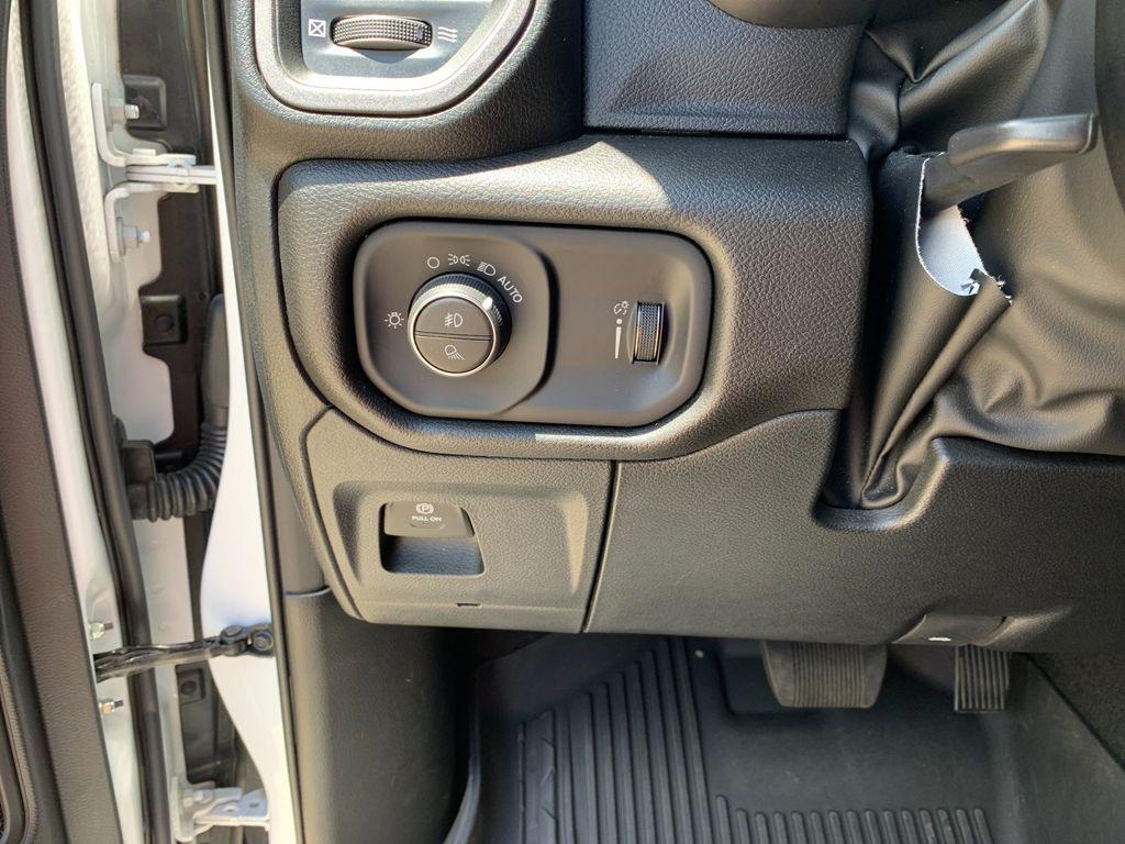 2024 RAM 1500 TRADESMAN — миниатюра 32