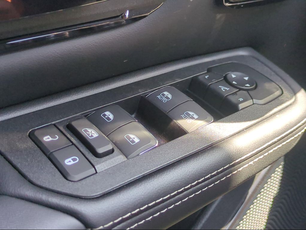 صورة مصغرة 25 لـ 2026 RAM 1500 LIMITED