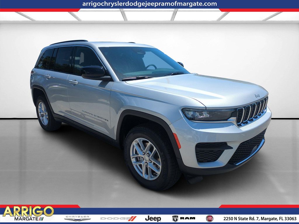 New 2026 Jeep Grand Cherokee Laredo