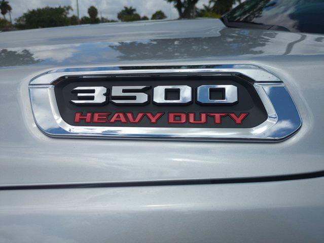 صورة مصغرة 31 لـ 2026 RAM 3500 TRADESMAN CREW CAB 4X4 8' BOX