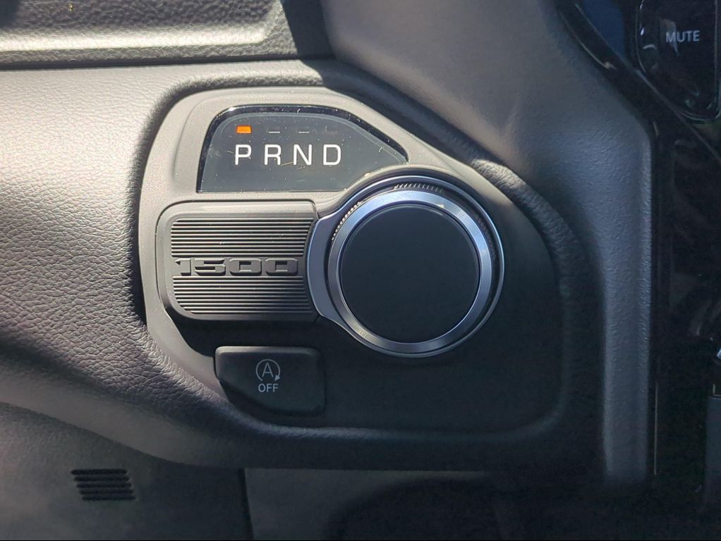 2026 RAM 1500 BIG HORN/LONE STAR — миниатюра 19