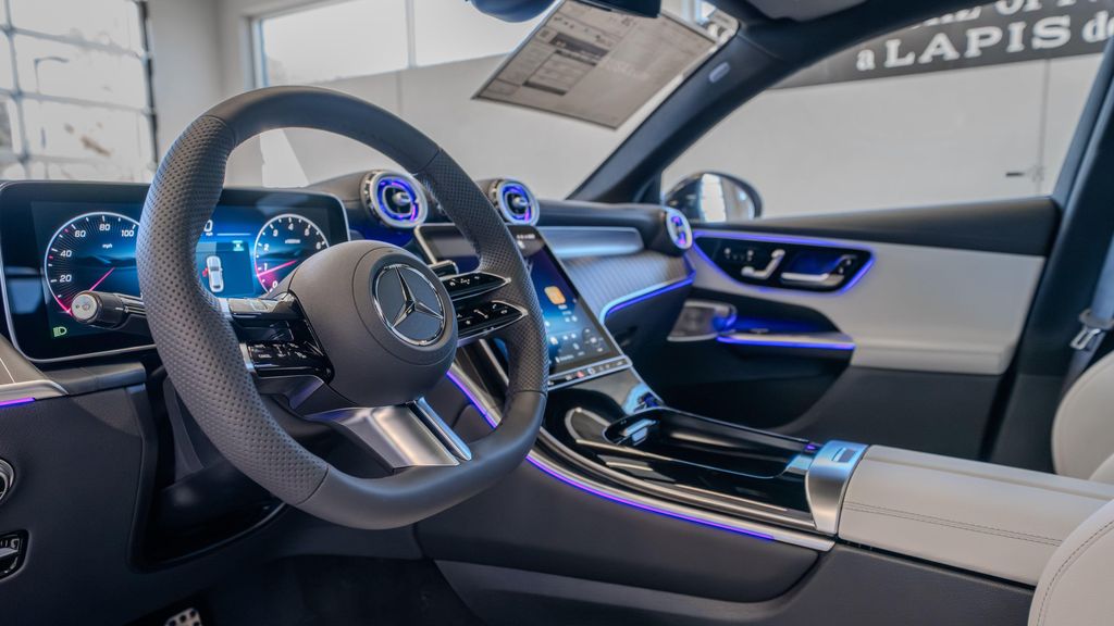 MERCEDES-BENZ GLC - 7