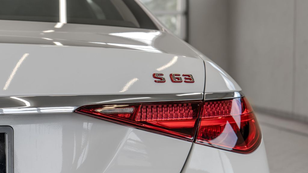 2026 Mercedes-BENZ AMG S 63 E 4MATIC — миниатюра 24