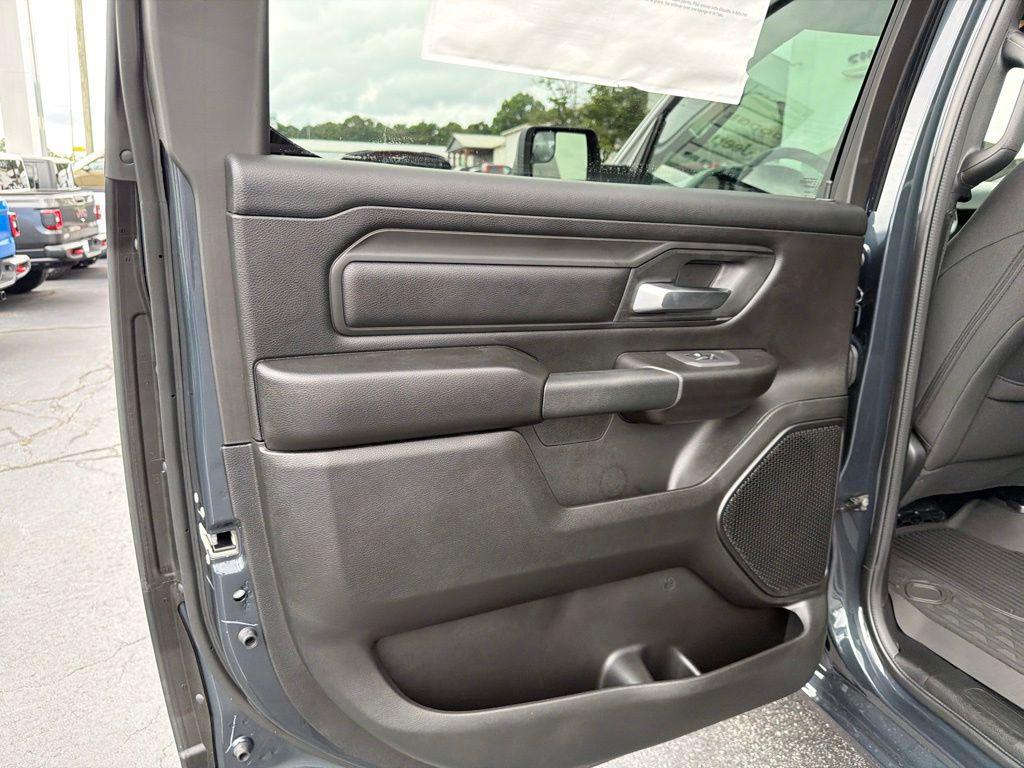 2026 RAM 1500 WARLOCK CREW CAB 4X4 5'7' BOX — миниатюра 21