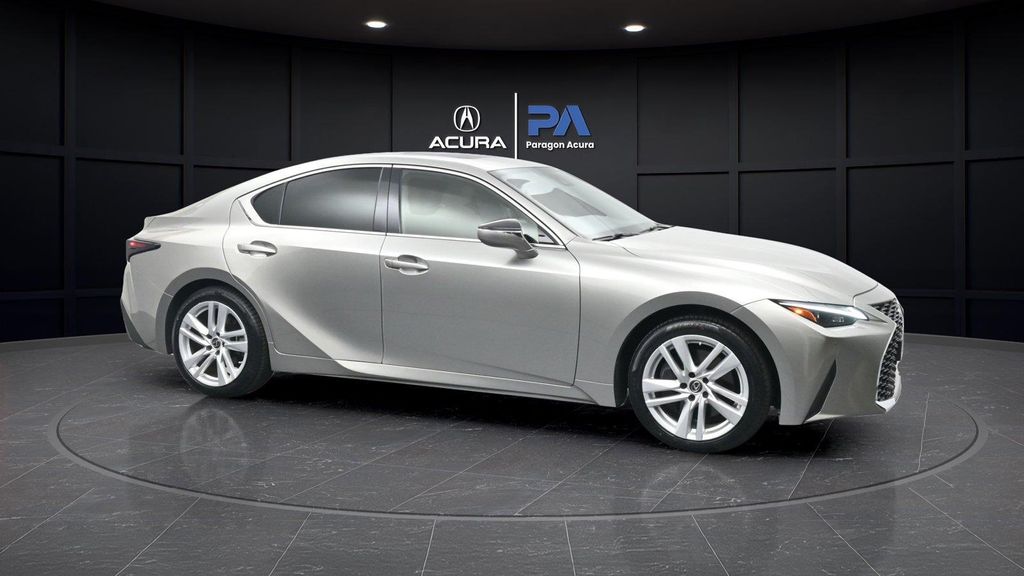 صورة مصغرة 24 لـ 2021 Lexus IS 300 BASE