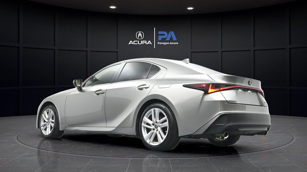صورة مصغرة 28 لـ 2021 Lexus IS 300 BASE