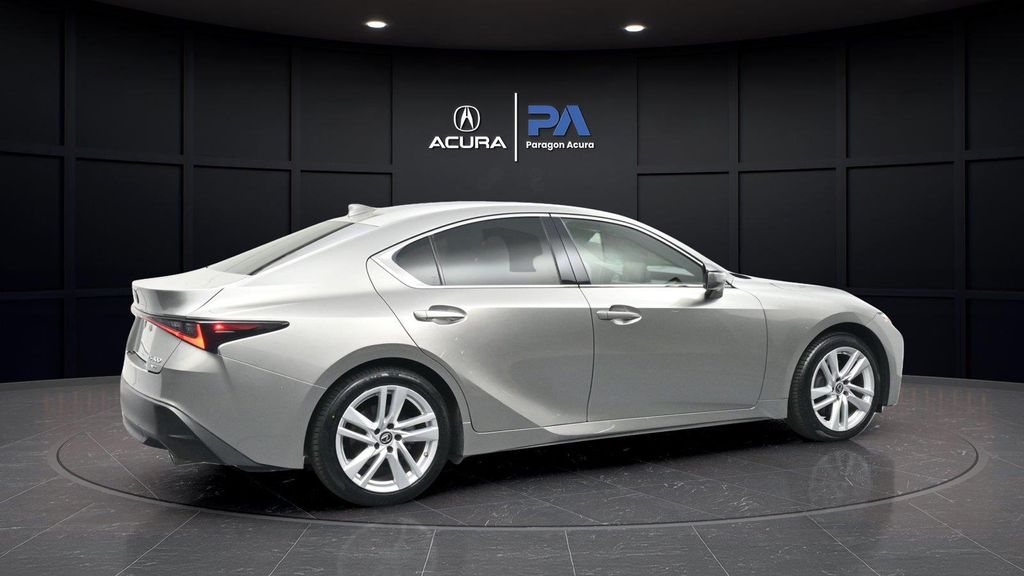 صورة مصغرة 23 لـ 2021 Lexus IS 300 BASE