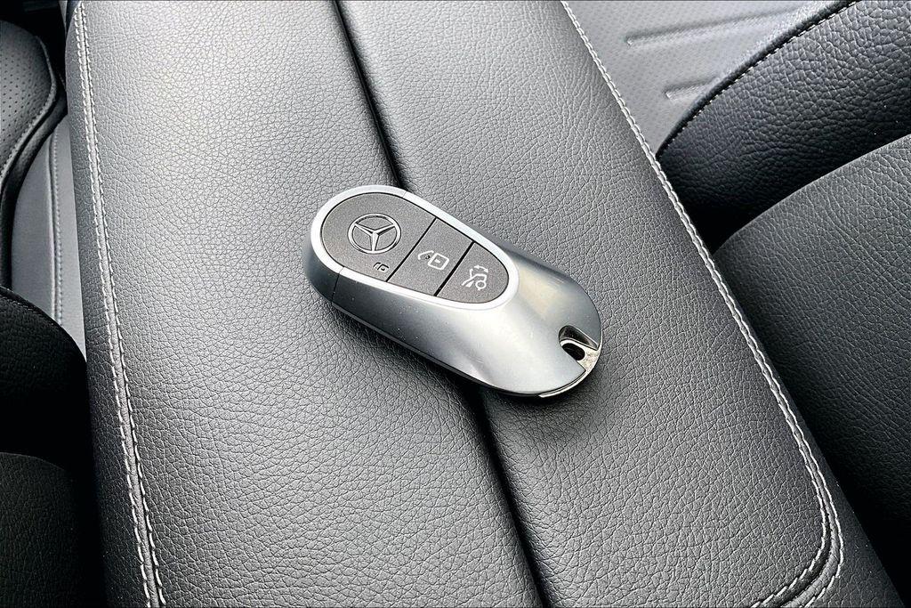 صورة 10 لـ 2025 Mercedes-BENZ GLC