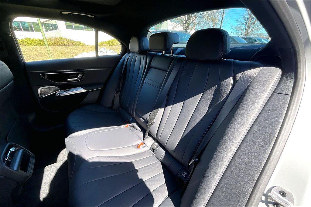 MERCEDES-BENZ E-CLASS - 10