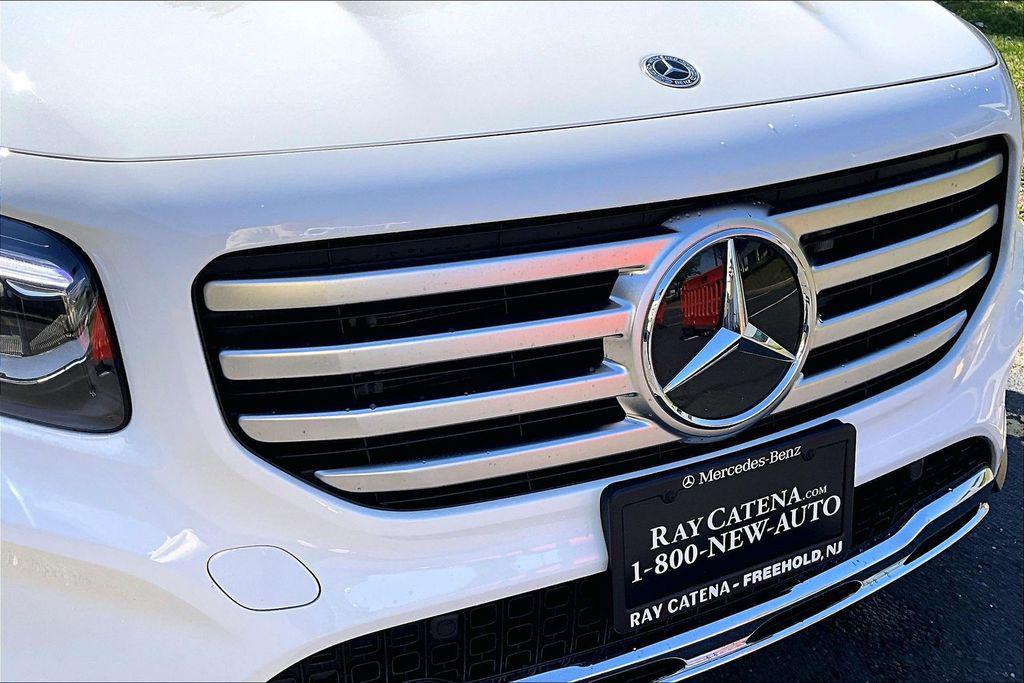 2026 Mercedes-BENZ GLB — миниатюра 30