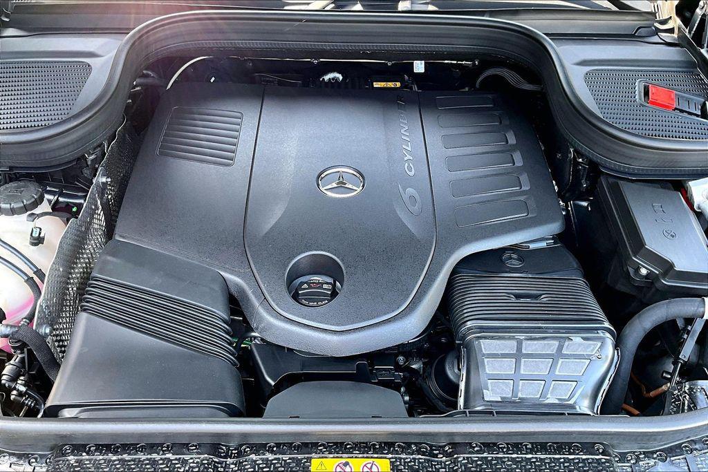 2026 Mercedes-BENZ GLE — миниатюра 11