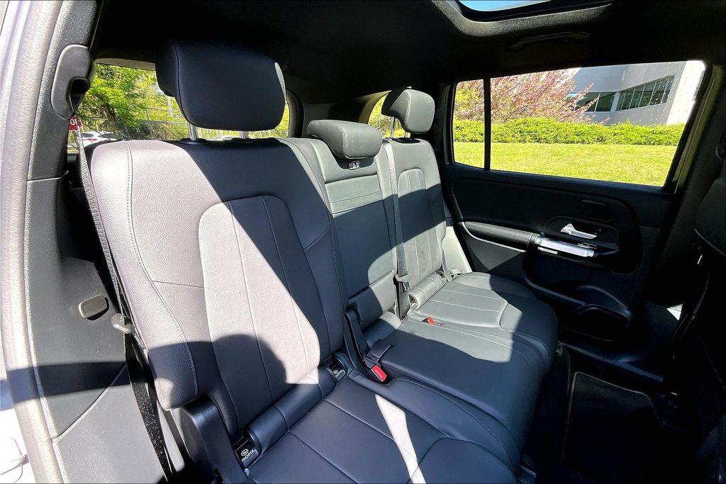 2026 Mercedes-BENZ GLB — миниатюра 29