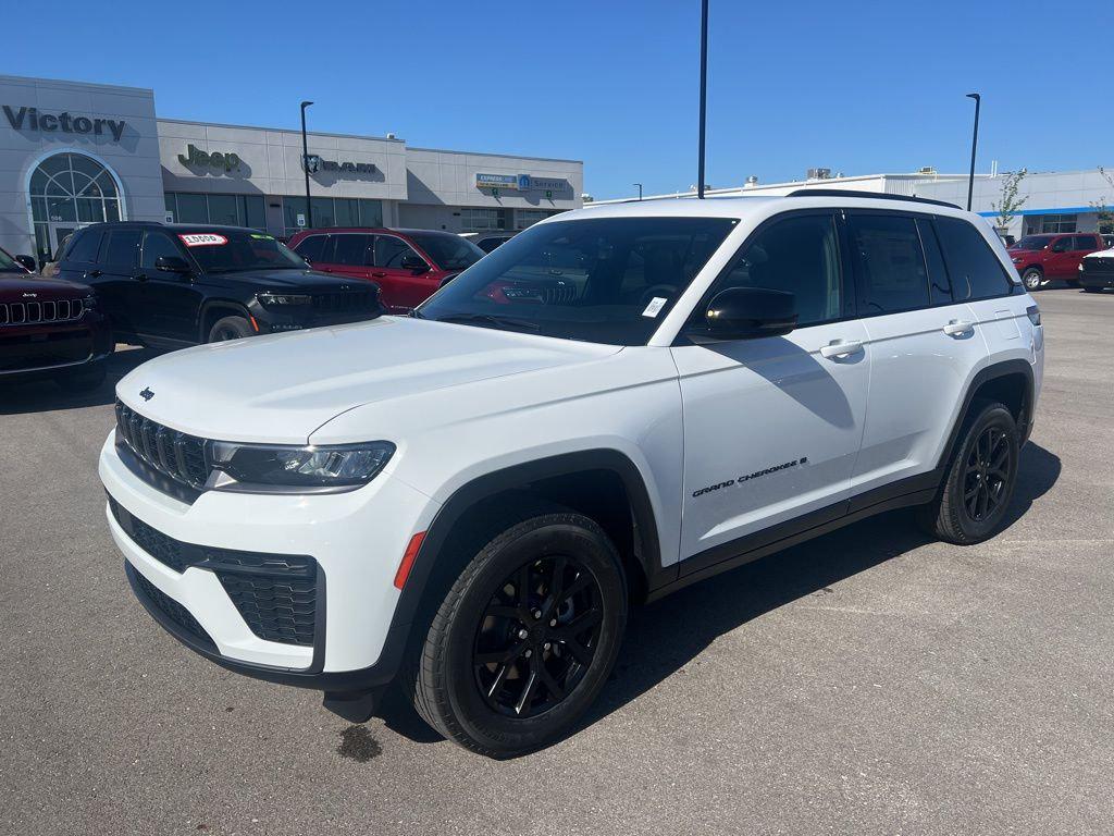 New 2026 Jeep Grand Cherokee Altitude