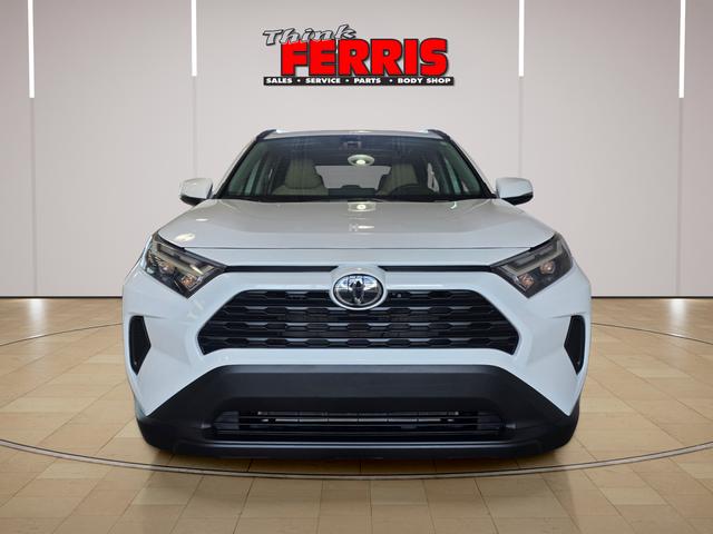 2025 Toyota RAV4 XLE 照片 2
