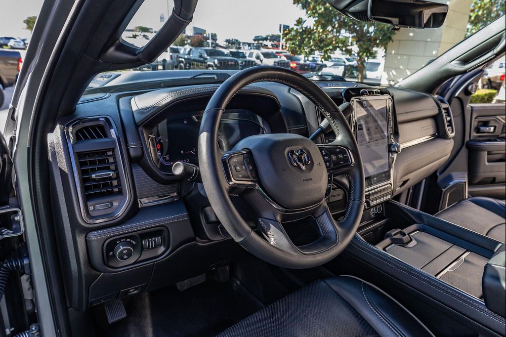 2024 RAM 2500 LIMITED CREW CAB 4X4 6'4' BOX 缩略图 17