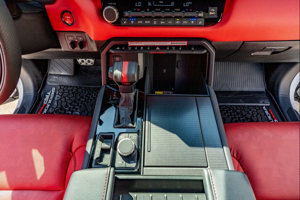 2025 Toyota SEQUOIA TRD PRO thumbnail 29