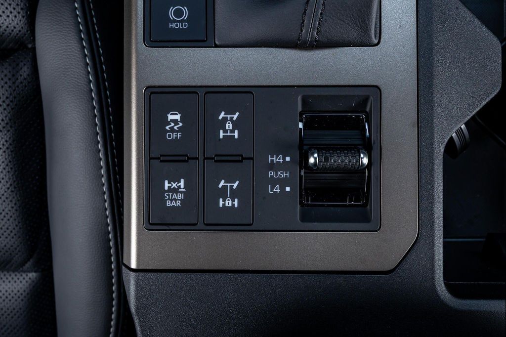 صورة مصغرة 24 لـ 2026 Toyota LAND CRUISER BASE