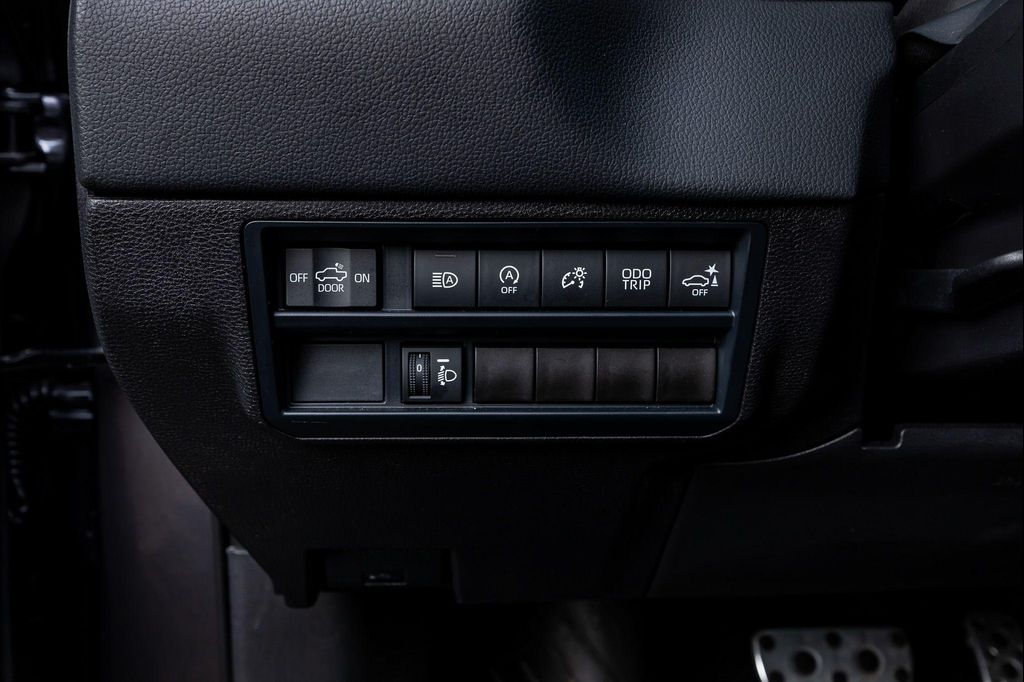 2025 Toyota TUNDRA LIMITED — миниатюра 22