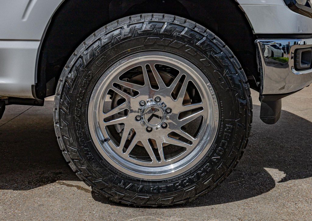 صورة 8 لـ 2025 FORD F-150 XLT
