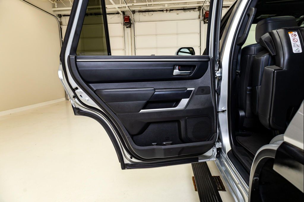 2024 Toyota SEQUOIA PLATINUM — миниатюра 39