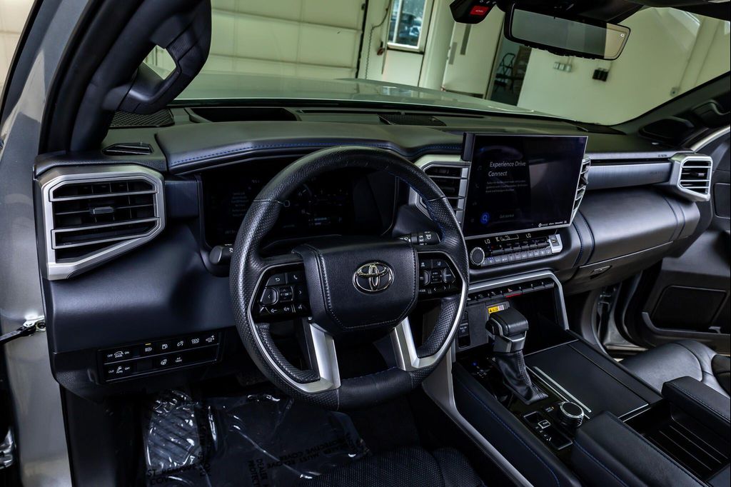 2024 Toyota SEQUOIA PLATINUM — миниатюра 16