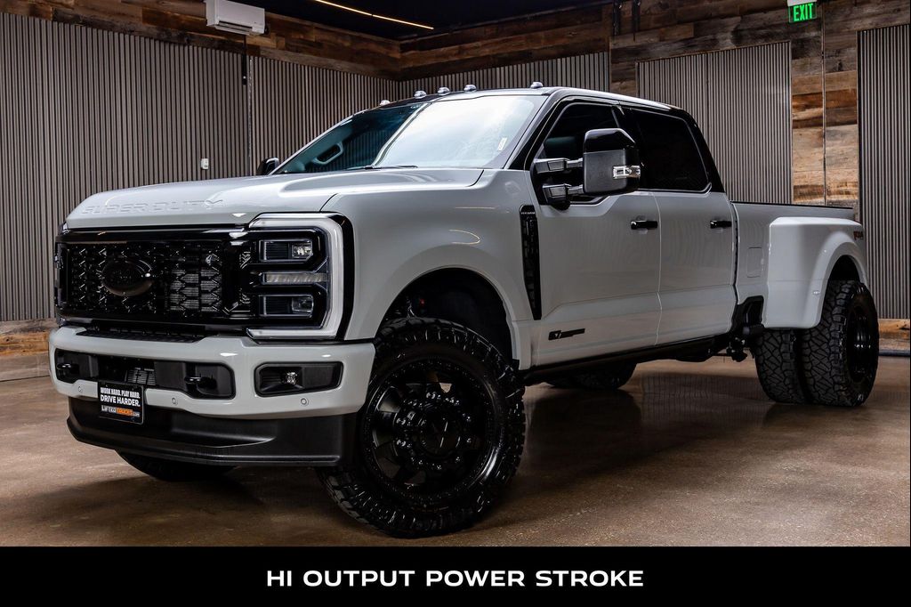صورة 4 لـ 2026 FORD F-350 PLATINUM