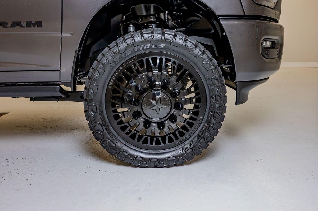 صورة مصغرة 11 لـ 2026 RAM 3500 LARAMIE CREW CAB 4X4 8' BOX
