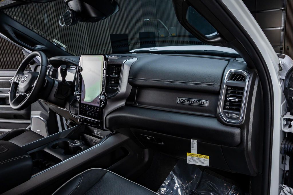 2025 RAM 2500 LARAMIE MEGA CAB 4X4 6'4' BOX thumbnail 18