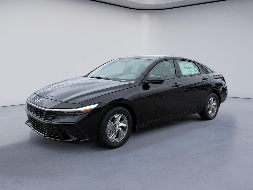 New 2026 Hyundai ELANTRA SE