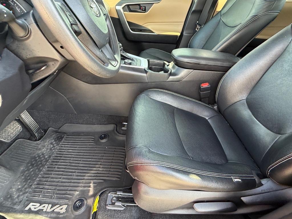 صورة 12 لـ 2020 Toyota RAV4 HYBRID LE