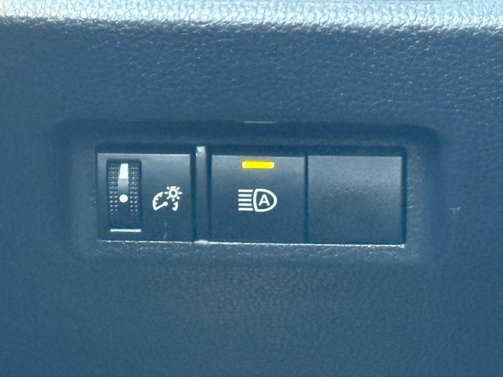 صورة 19 لـ 2020 Toyota RAV4 HYBRID LE
